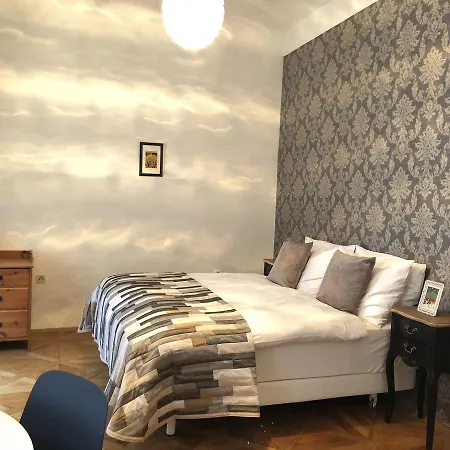 Ce Old Town Sq Apartman
