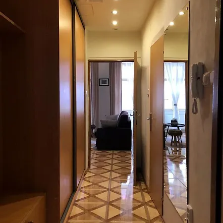 Ce Old Town Sq Apartman